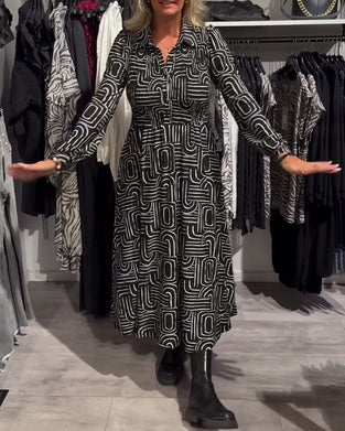 Kjole Med Lapel - Hals - Design Og Modiske Trykte Egenskaper