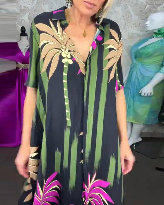 Kortærmet kjole med slids og palmemotiv