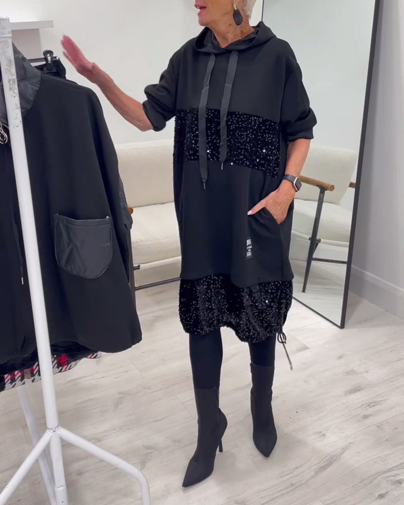 Kjole Med Hætte Og Moderigtigt Patchwork