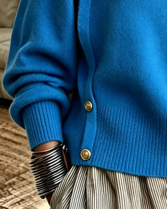 Pullover Diagonal Metal Knap Turtleneck