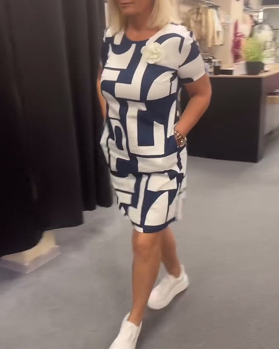 Geometrisk mønstret kjole med rund hals