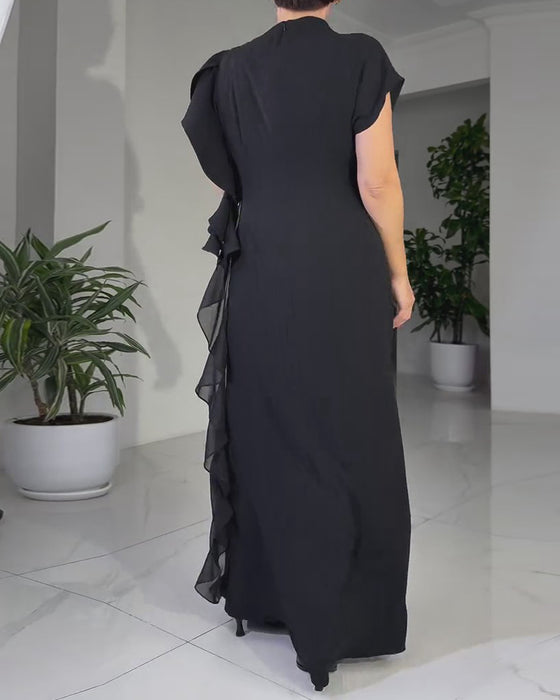 Moderne Ensfarvet Kjole Med Rys-Design