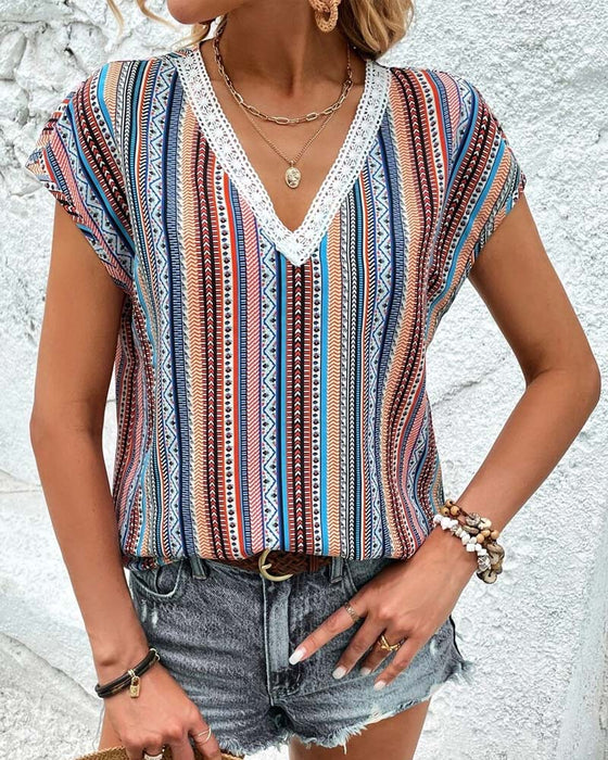 T-Shirt Farverig Trykt Blonder V-Hals