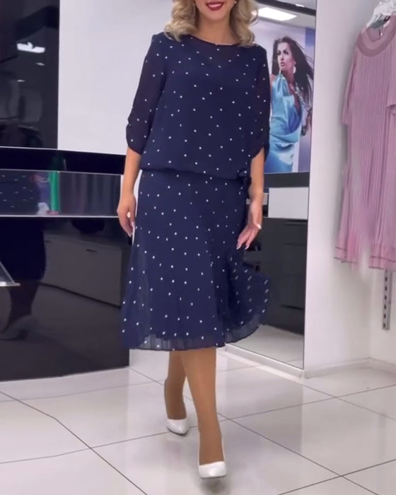 Prikket kjole med rund hals