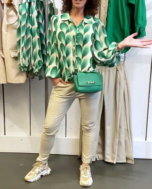 Grøn skjorte med print