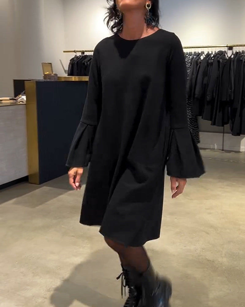 Kjole Ensfarvet Klokkeærme Rynket