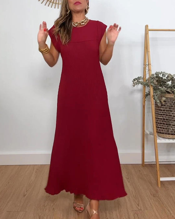 Plisseret ensfarvet kjole uden ærmer