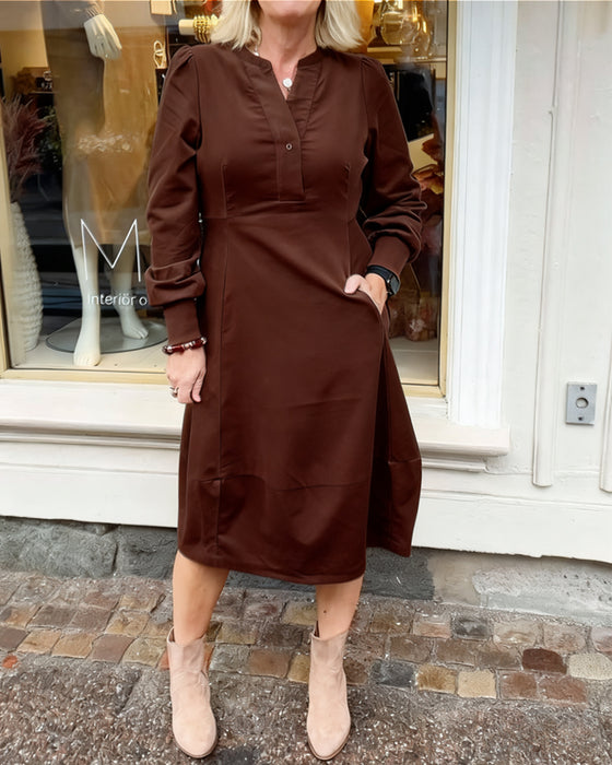 Kjole afslappet retro med lange ærmer