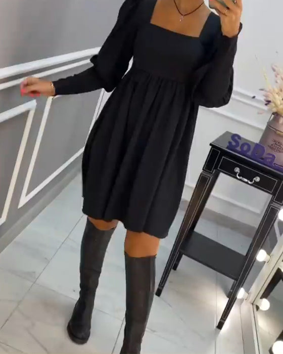 Elegant A-linje kjole med firkantet hals