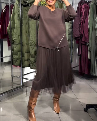 Stilet Sæt Med Rundhalet Sweater Og Lynlåsdetalje