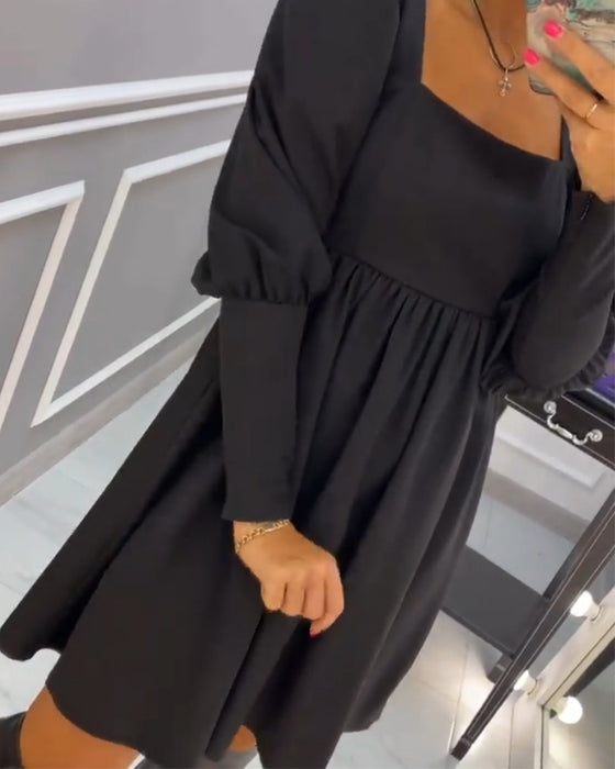 Elegant A-linje kjole med firkantet hals