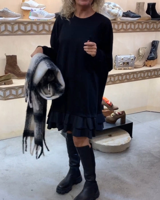 Kjole med elegant silhuet og lange ærmer