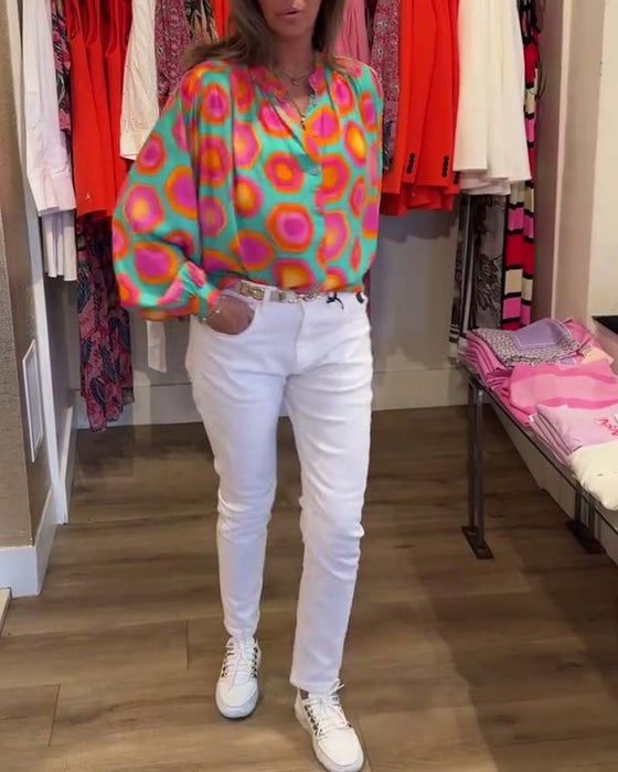 Farverig skjorte med geometrisk print