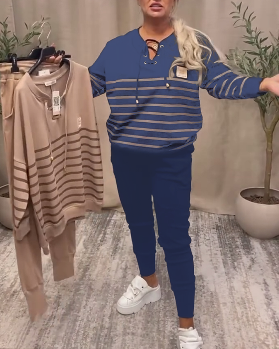 Todelt Sæt Med Afslappet Stribet Sportsbuks Ved Anklen