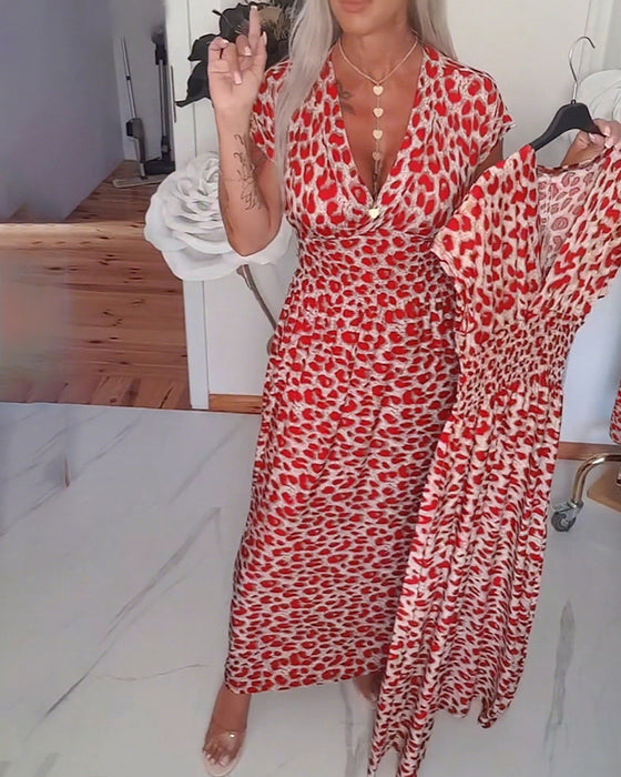 Elegant kjole med leopardprint og v-hals