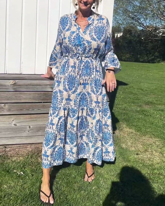 Mønstret kjole med klokkeærmer og snøre