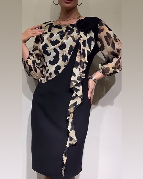 Elegant patchworkkjole med leopardprint