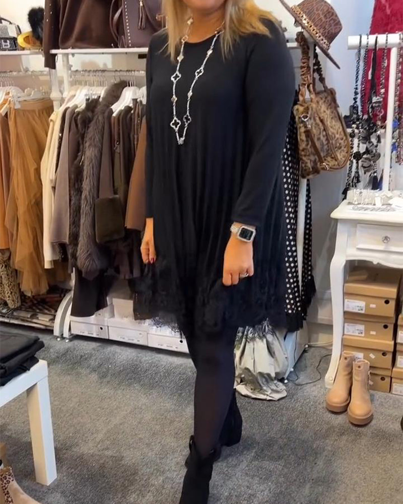 Løstsiddende Kjole Med Rund Halsudskæring Og Plisseret