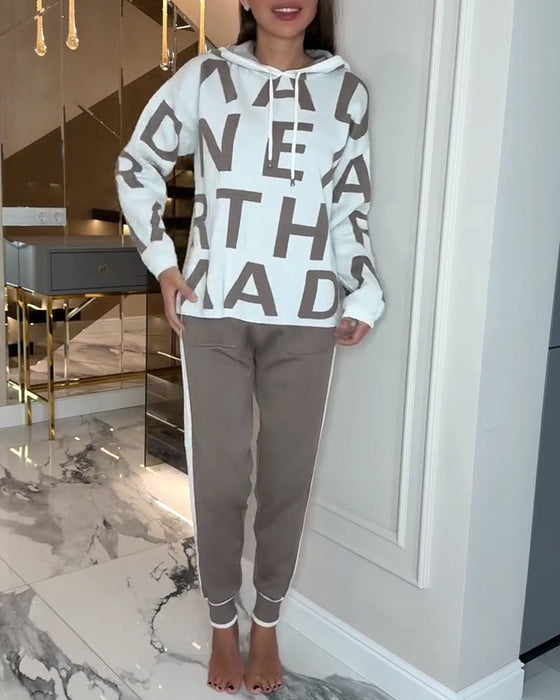 Todelt Sæt Med Hætte Og Bogstavsprint