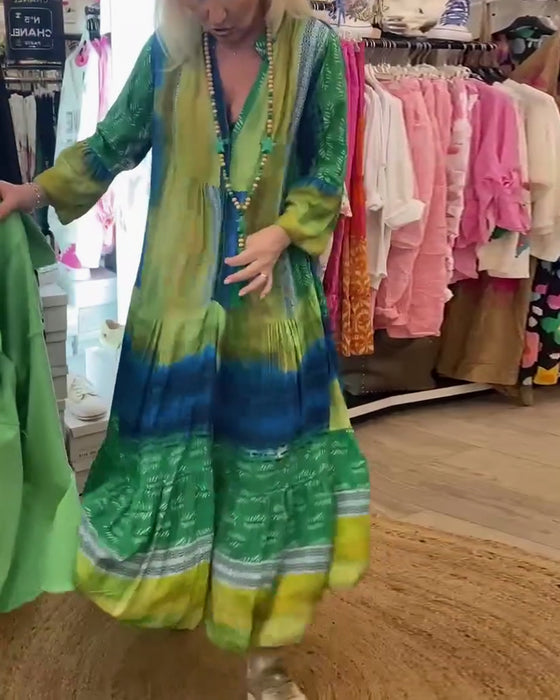 Lang farverig kjole i afslappet pasform med vide ærmer