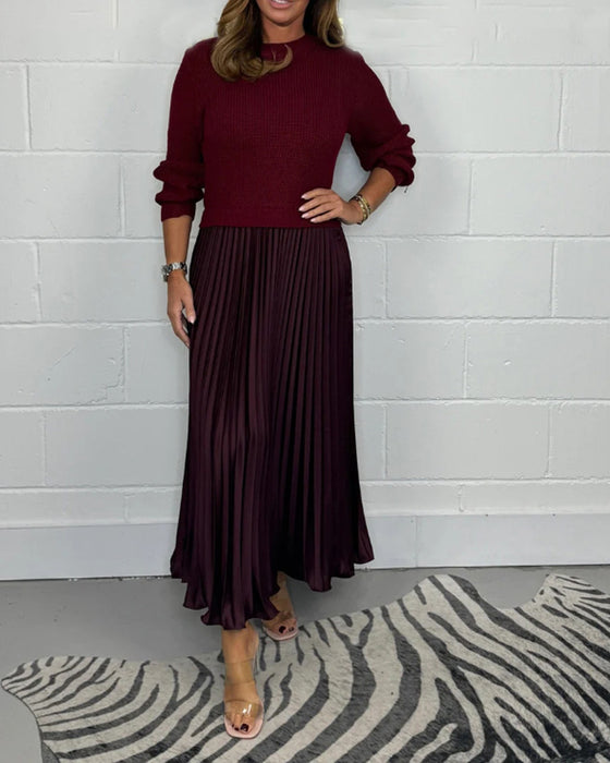 Afslappet patchwork kjole med plisseret nederdel