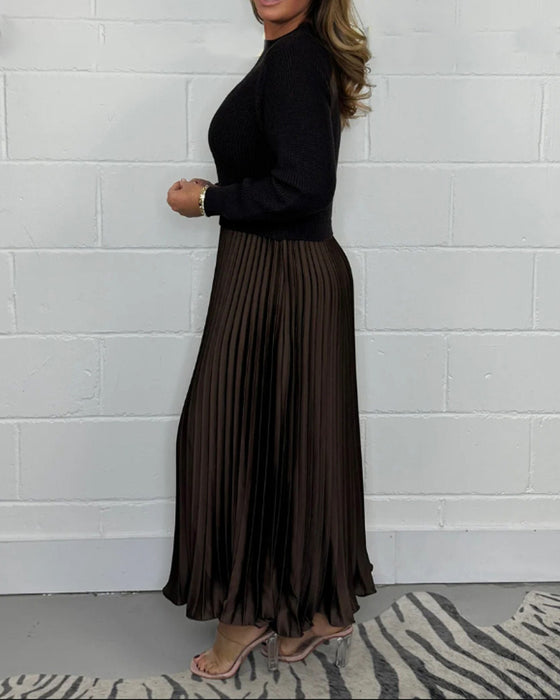 Afslappet patchwork kjole med plisseret nederdel