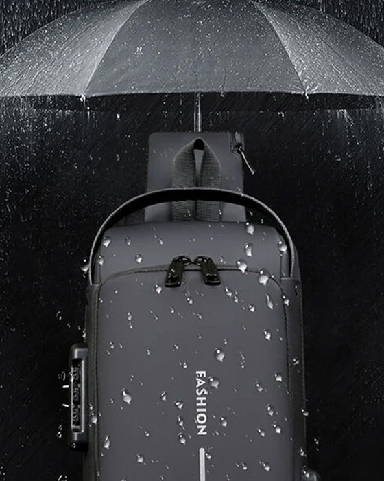 Tyverisikret brysttaske med kodelås