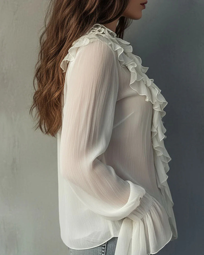 Stilfuld V-Hals Bluse Med Flæser