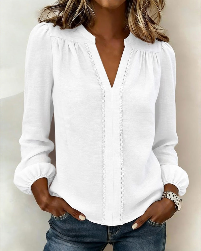 Ensfarvet Top Med V-Hals Og Patchwork-Detalje