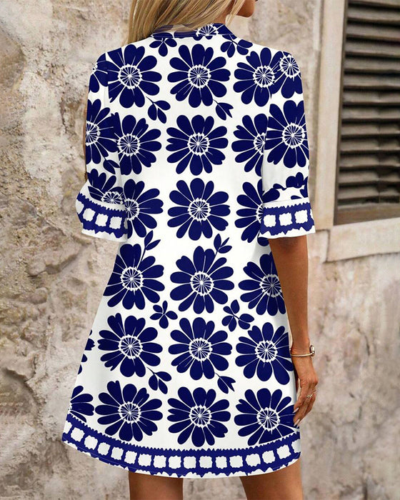 Elegant Ræt Kjole Med Floral Print