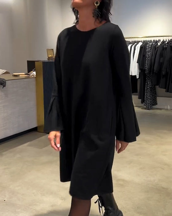 Kjole Ensfarvet Klokkeærme Rynket