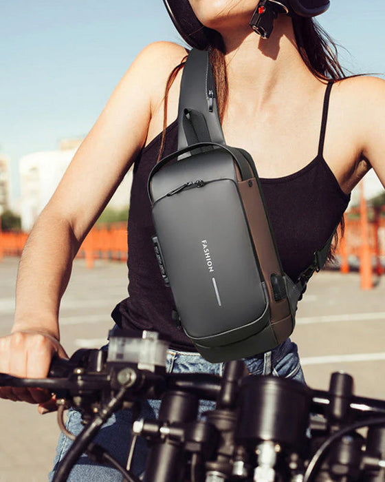 Tyverisikret brysttaske med kodelås