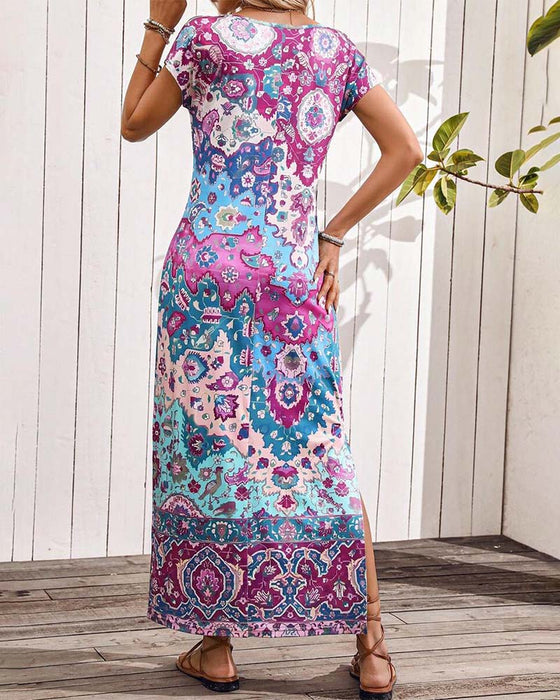 Farverig feriekjole med slids