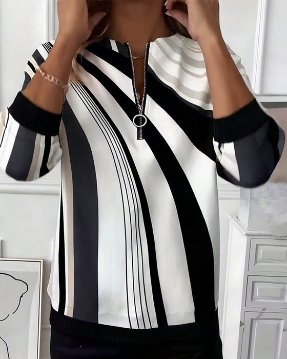 T-shirt med afslappet lynlås og geometrisk print