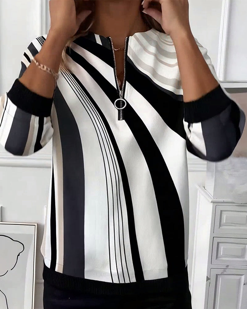 T-shirt med afslappet lynlås og geometrisk print