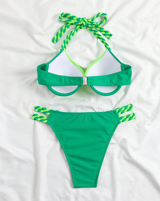 Halterneck bikini med brun-hvid farveblok