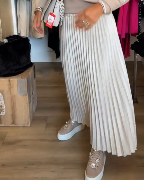 Plisseret ensfarvet kjole