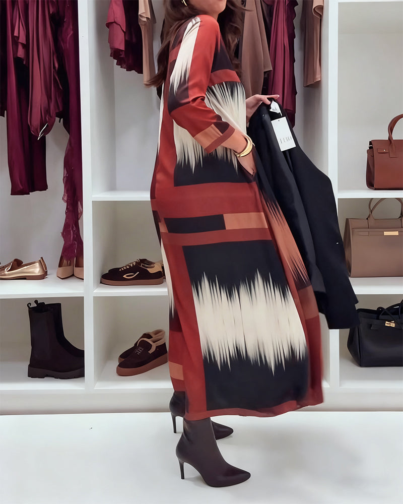 Moderne Trykt Kjole Med Rund Halsudskæring Og Lange Ærmer