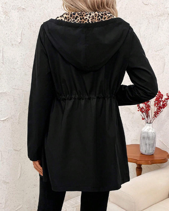 Kåbe Med Hattet Omvendt Leopardtryk