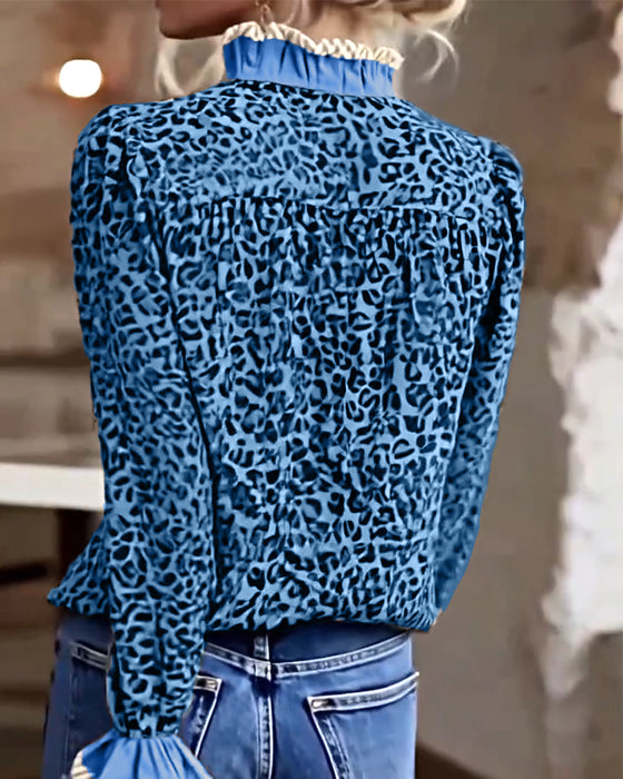 Bluse med afslappet leopardprint og lange ærmer