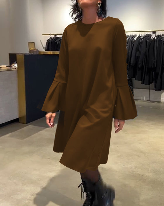 Kjole Ensfarvet Klokkeærme Rynket