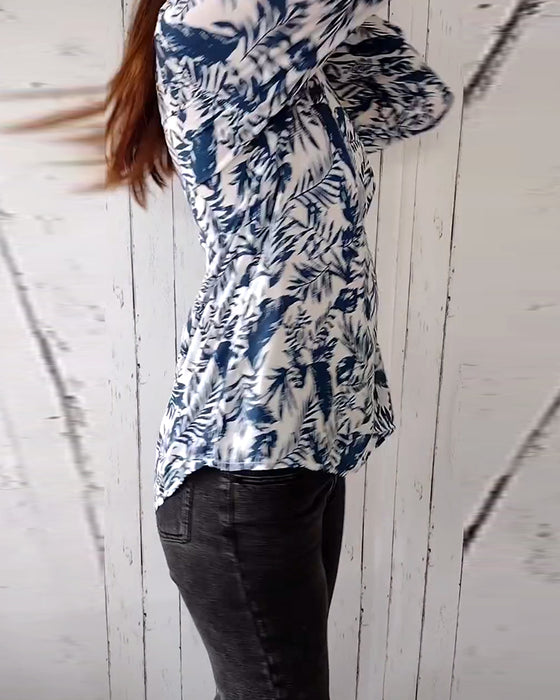 V-halset bluse med bladprint