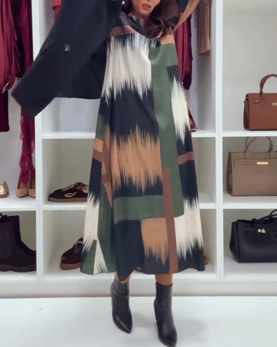 Moderne Trykt Kjole Med Rund Halsudskæring Og Lange Ærmer