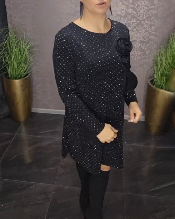 Skinnende aftenkjole med lange ærmer