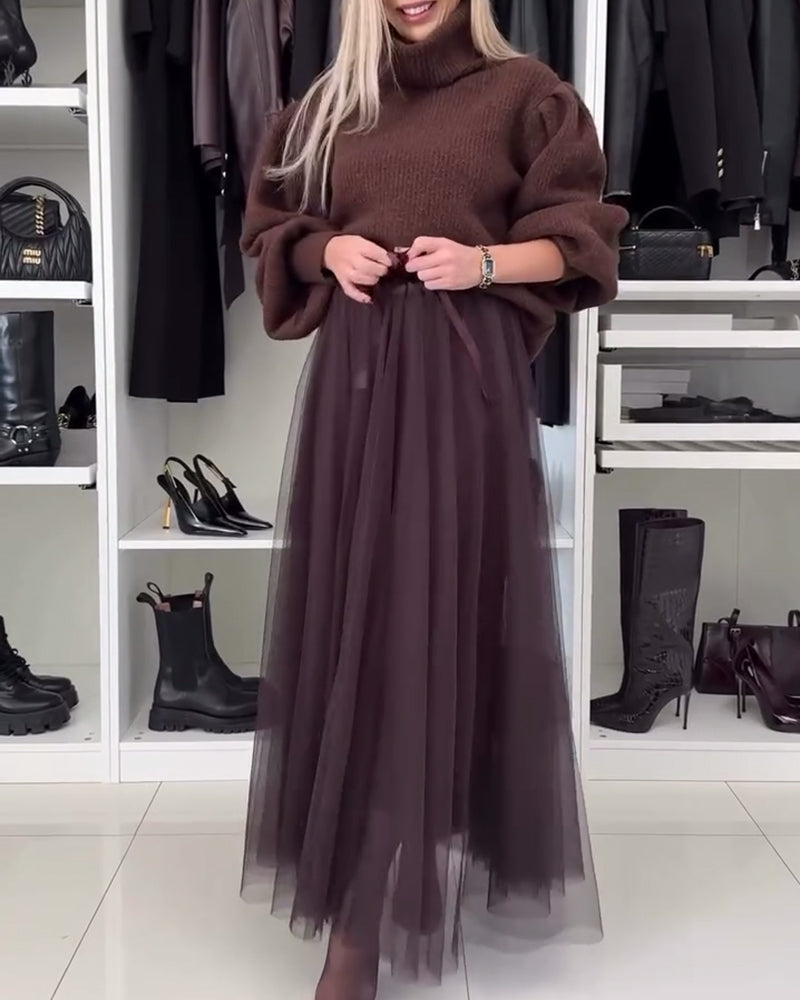 Afslappet ensfarvet plisseret mesh-nederdel med snøre