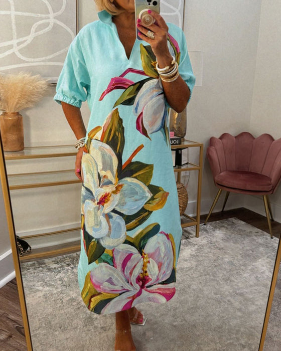 Kjole i løs pasform med stort blomstermotiv