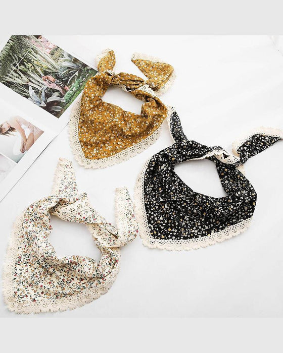 Lille Blomstret Trekanttørklæde