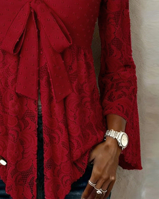 Ensfarvet Bluse Med Klokkearmer Og V-Hals