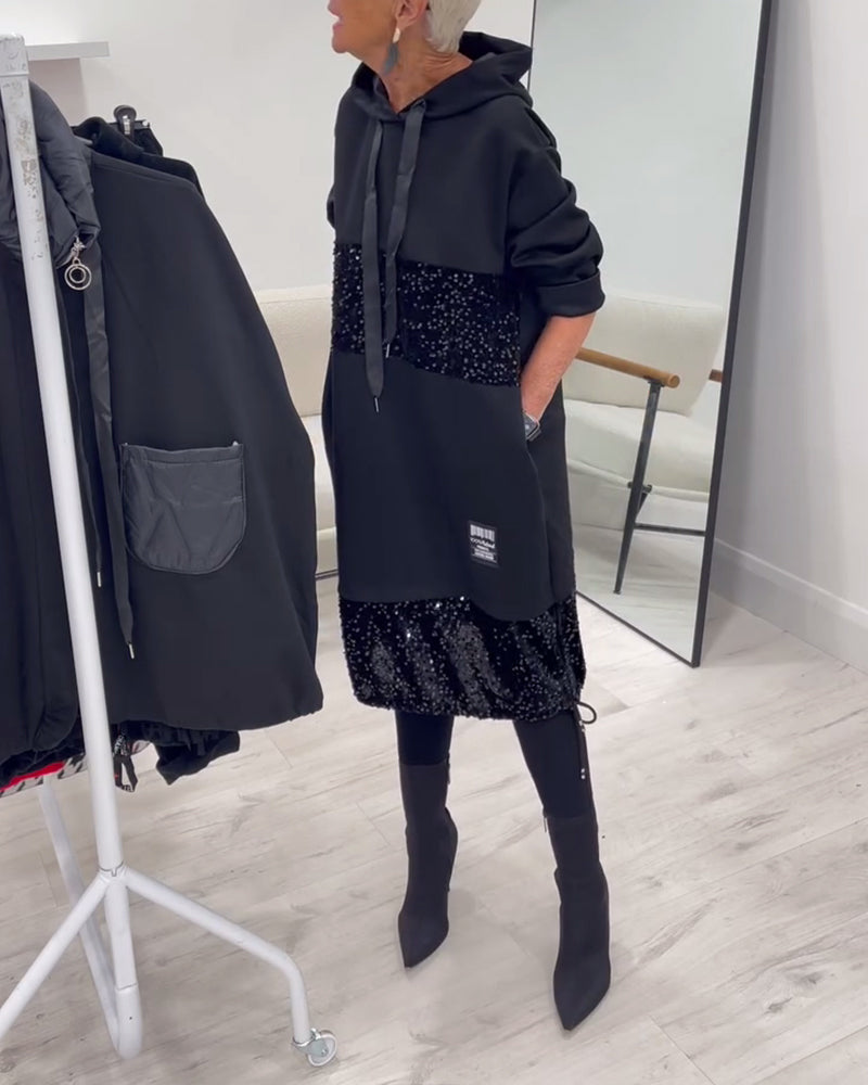 Kjole Med Hætte Og Moderigtigt Patchwork