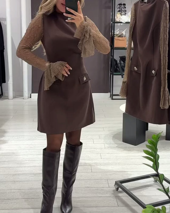 Stilfuld Og Elegant Kjole Med Klokkearmer